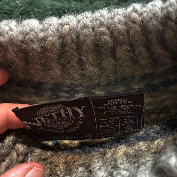 Nethy Scottish Small handknit Nordic Fair Isle Sweater - - Picture 3 of 6